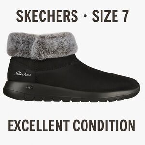 Skechers On-the-GO Cozy Ankle Boots •  Comfy Slippers • Size 7 • Black